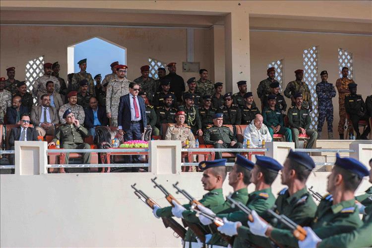 عضو مجلس القيادة الرئاسي البحسني يدشن الفصل الدراسي الثاني بكلية الشرطة بحضرموت