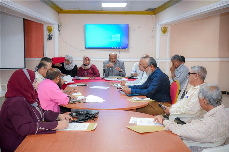 مجلس كلية الطب بجامعة عدن يعقد اجتماعه الدوري لشهري يناير وفبراير