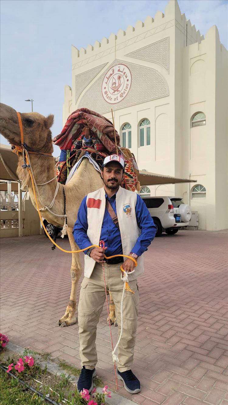 الرحال اليمني منير الدهمي يصل قطر في رحلة لإحياء التراث العربي