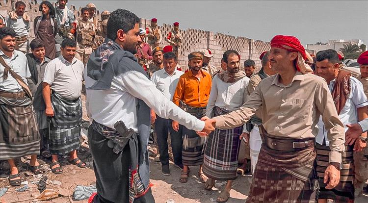 بحضور قيادات عسكرية ومشايخ.. تحكيم قبلي في عدن ينهي حادثة الملازم ايمن العاقل الجعدني