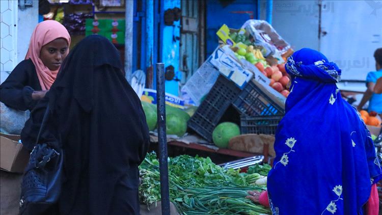 مشاريع نساء اليمن.. إنتاج سلع رمضانية لزيادة المداخيل